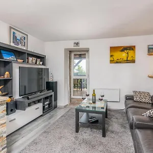  Apartment Stone House Knez Kroatien